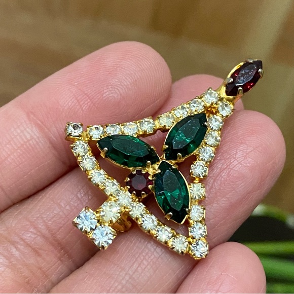 Vintage Glistening Red Green Crystal Rhinestone Festive Christmas Tree Brooch - Picture 10 of 10